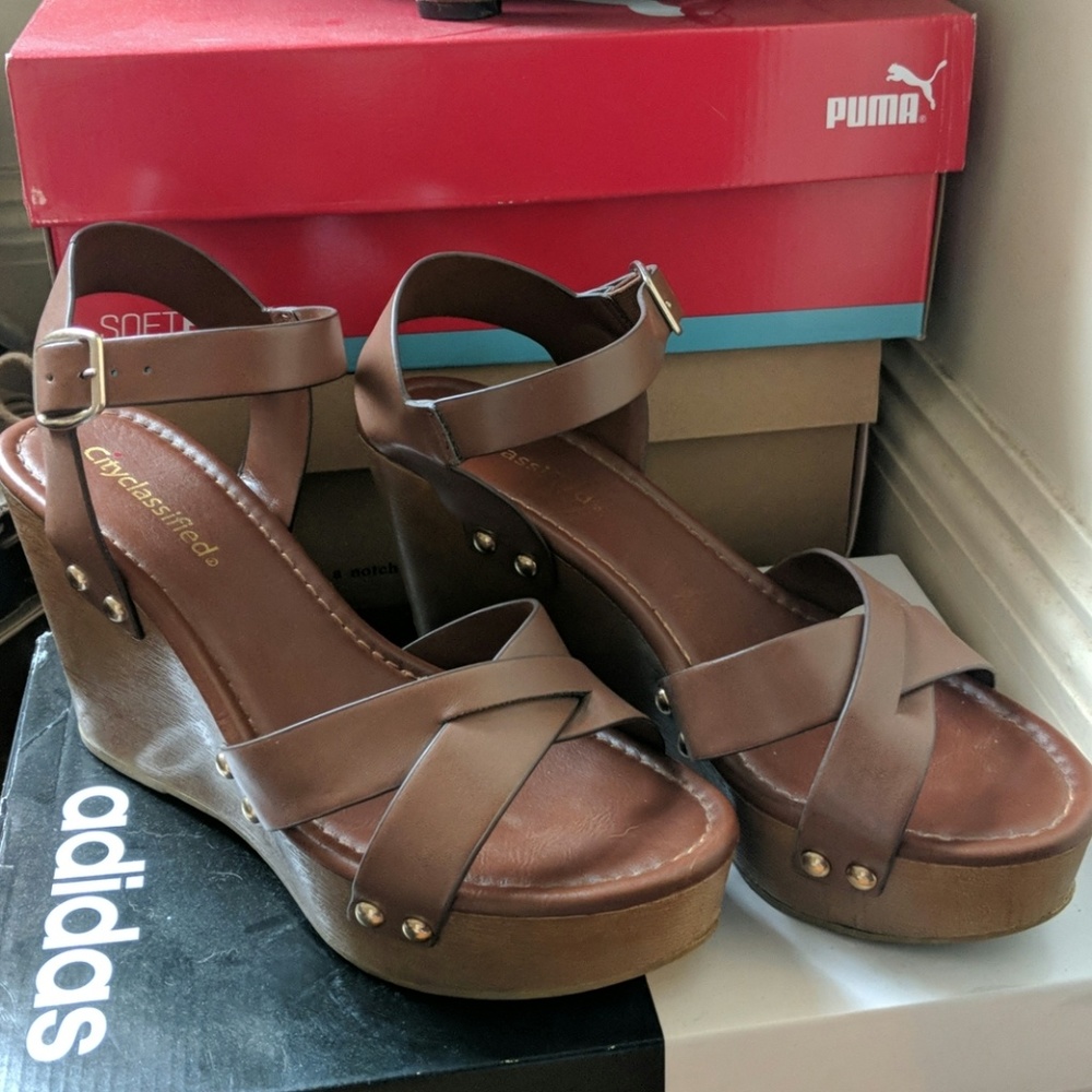 Brown wedges